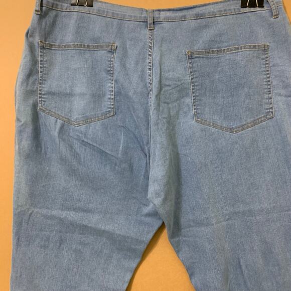 PRETTYLITTLETHING PLUS Light Wash Hi Waist Skinny Jeans Sz 20 - Picture 9 of 15